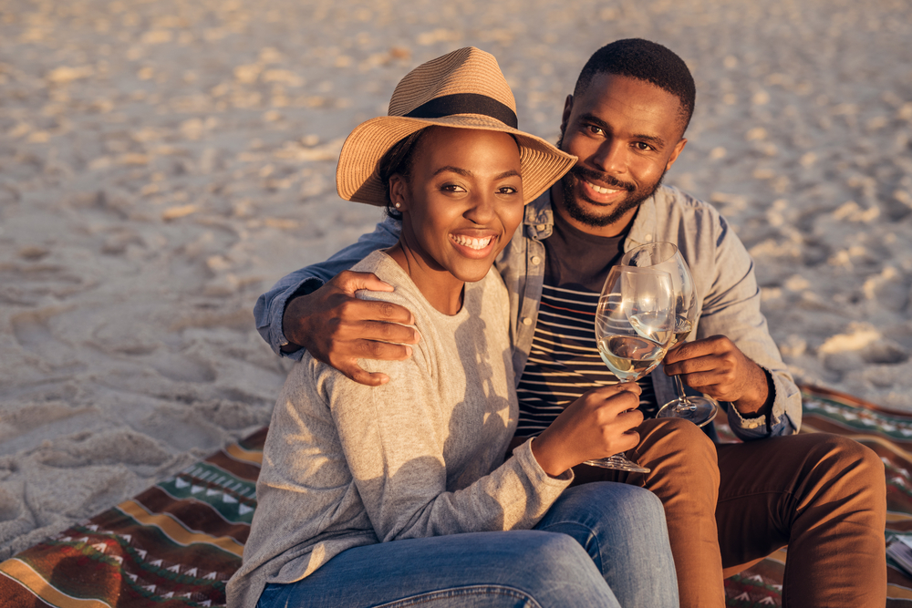 cube-universal-trips-smiling-couple-on-vacation